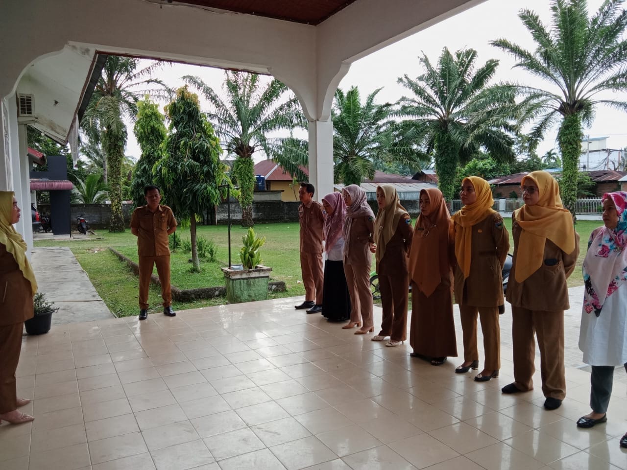 Apel Pagi Pegawai Kantor Kecamatan Basa Ampek Balai Tapan Selasa 18 Februari 2025