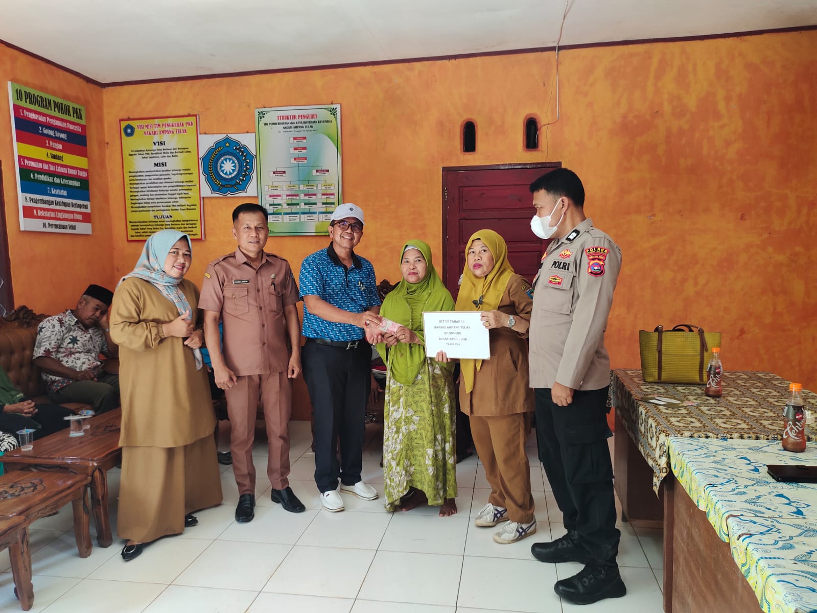 Penyaluran BLT DD Bulan April-Juni 2024 Nagari Ampang Tulak Tapan