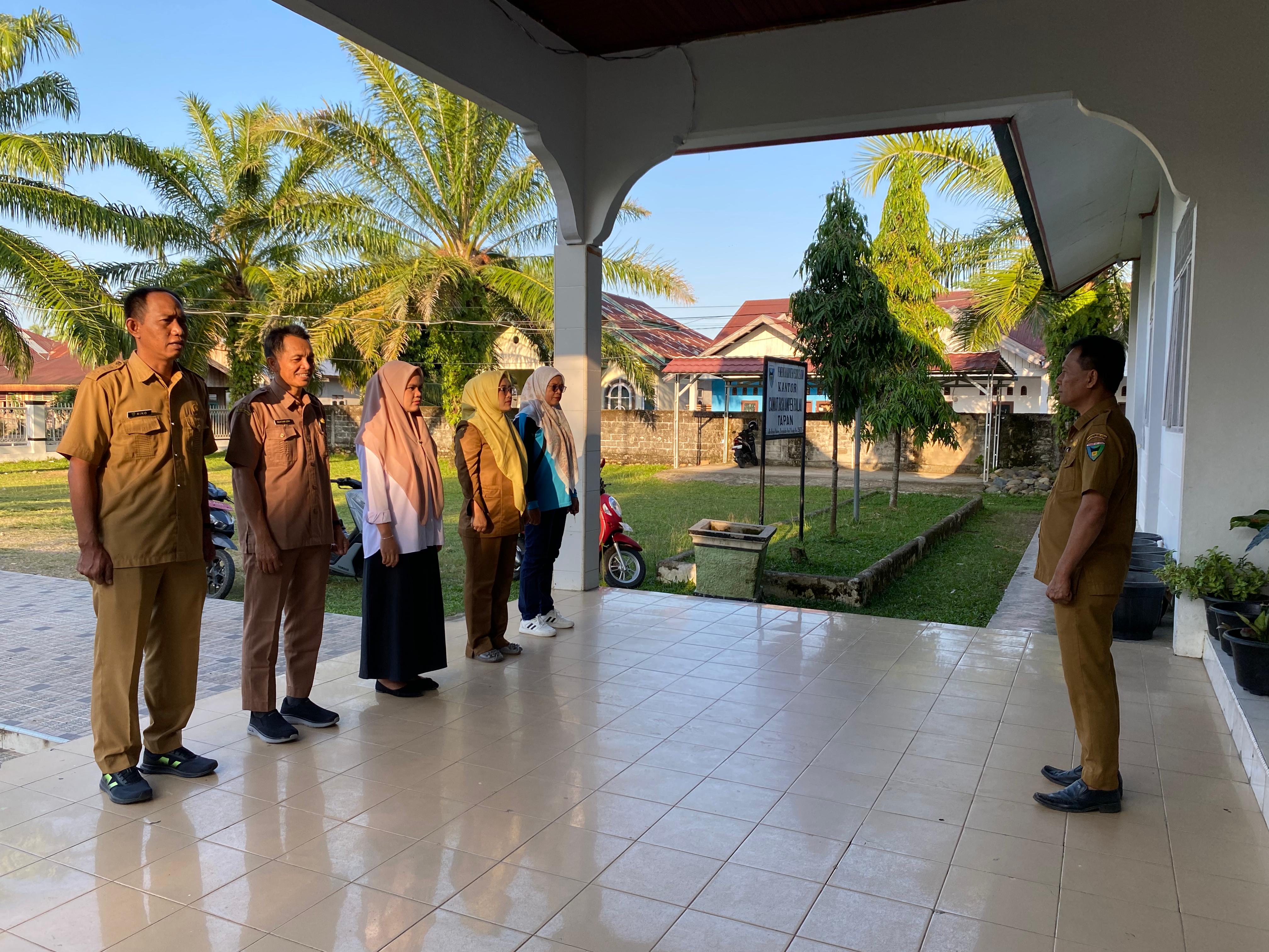 Apel Pagi Pegawai Kantor Kecamatan Basa Ampek Balai Tapan Selasa 22 Juli 2025