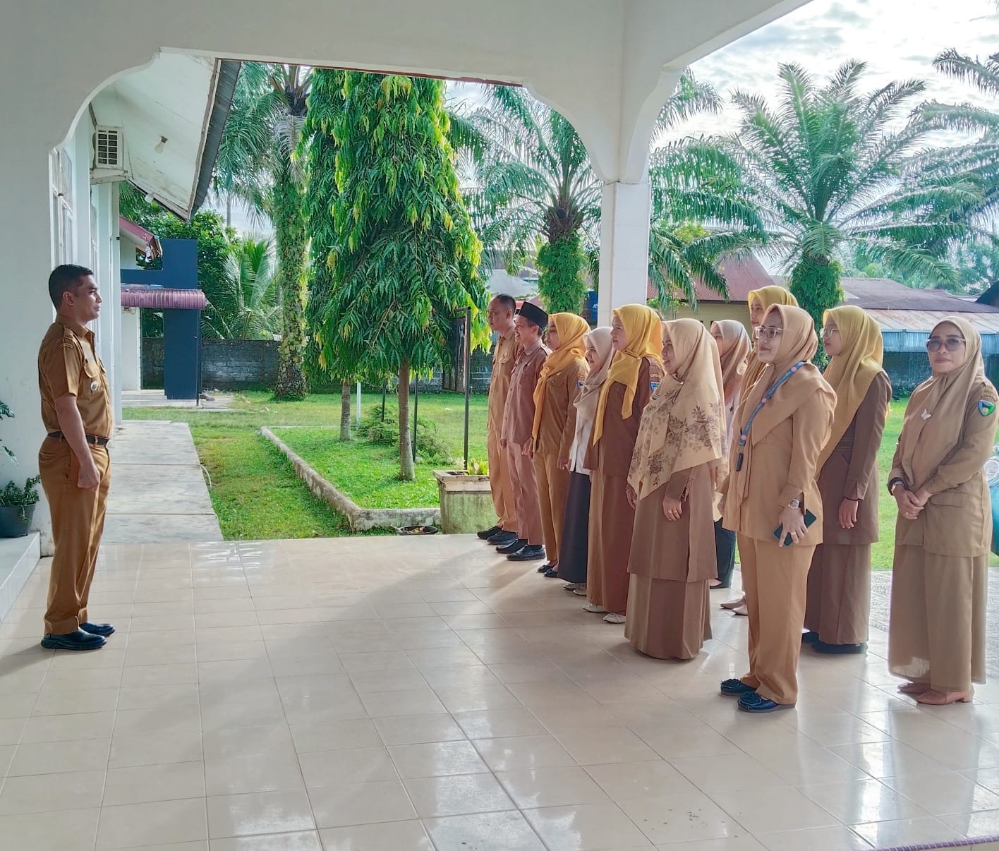 Apel Pagi Pegawai Kantor Kecamatan Basa Ampek Balai Tapan 1 Desember 2025