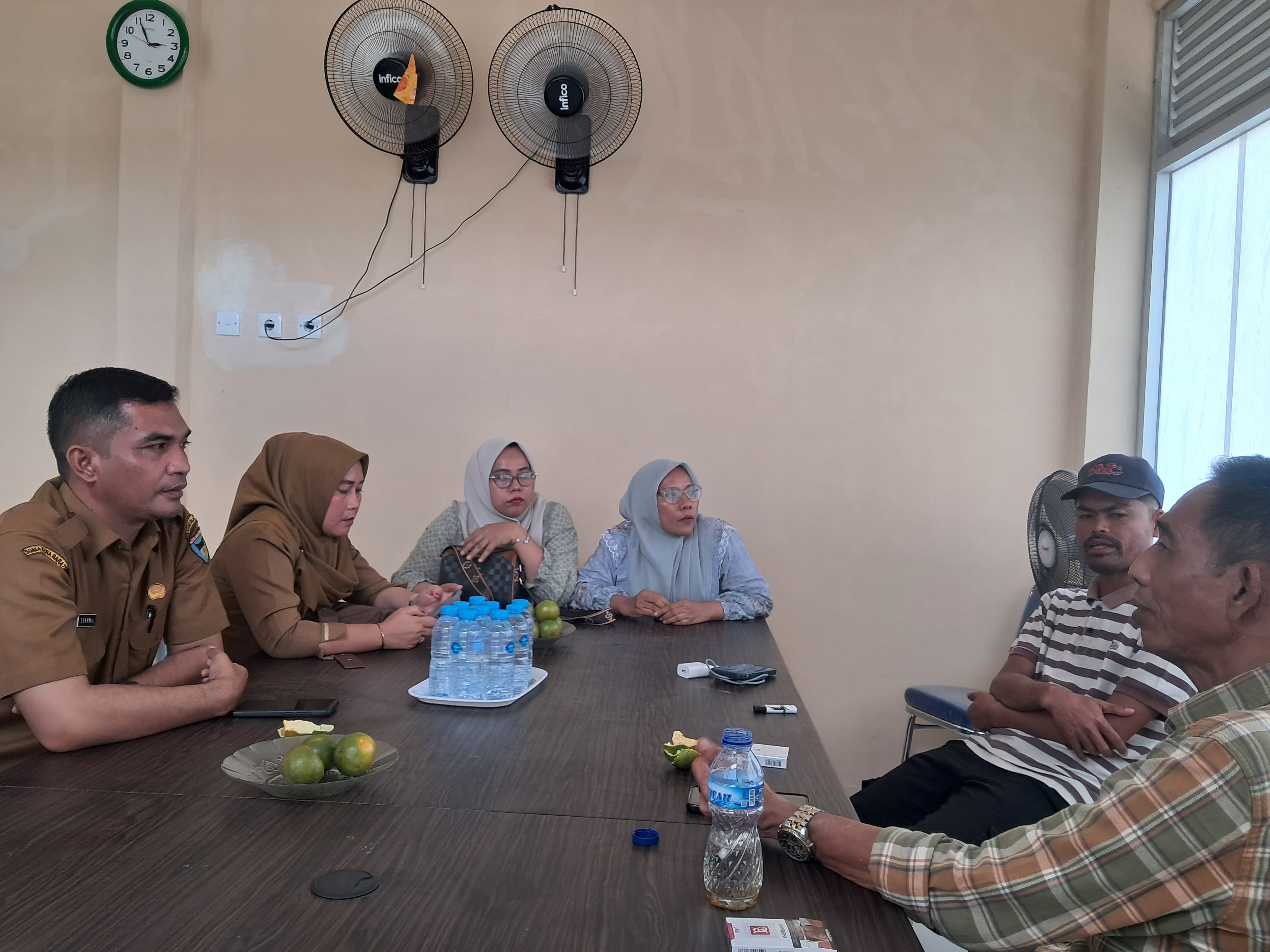 Camat Basa Ampek Balai Tapan Koordinasi Suply Bahan MBG dengan SPPG Kecamatan Silaut