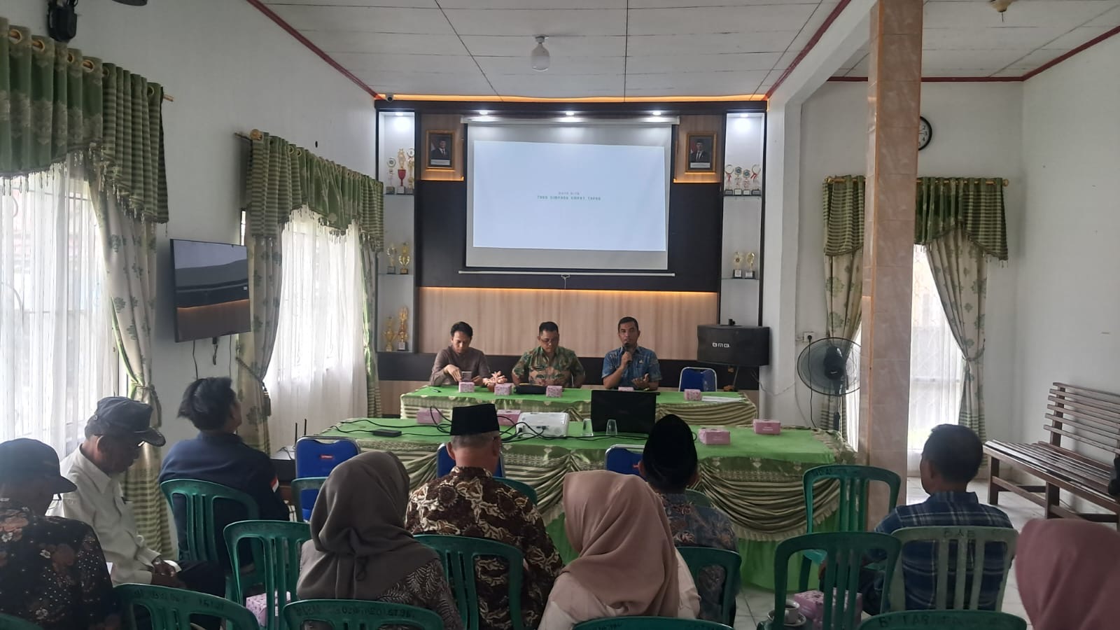 Rapat Pembangunan Tugu Tapan
