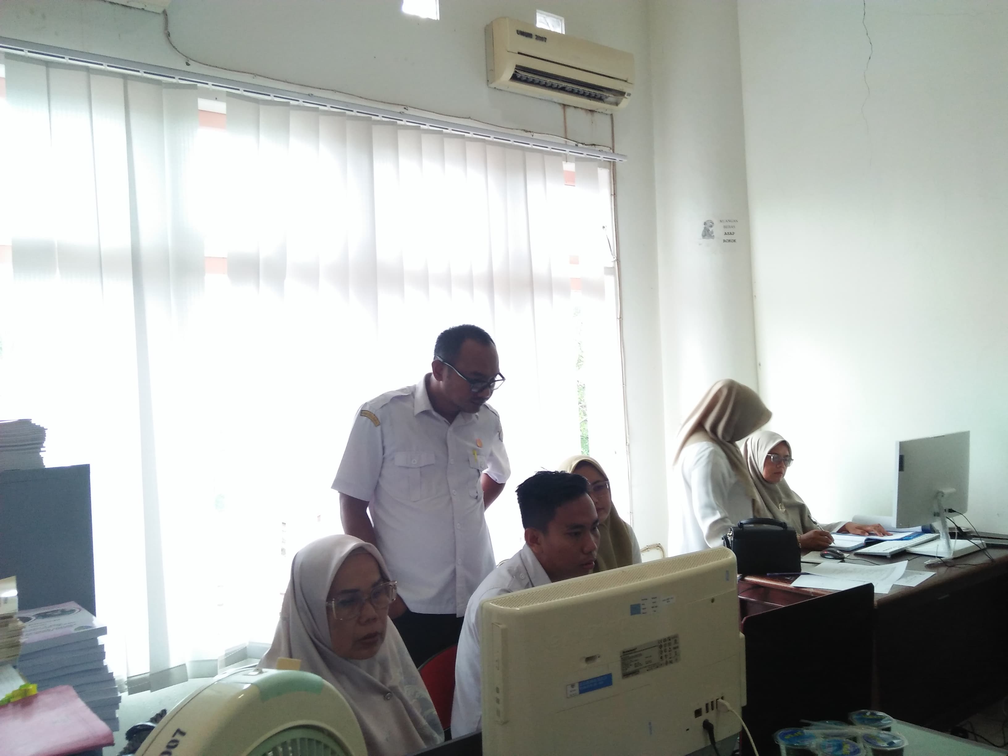 Kassubag Perencanaan dan Pelaporan Keuangan Kecamatan Basa Ampek Balai Tapan beserta PPTK dan Operat