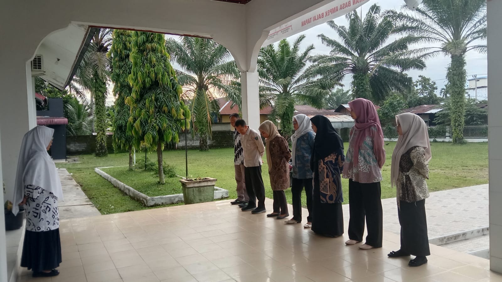 Apel Pagi Pegawai Kantor Kecamatan Basa Ampek Balai Tapan Kamis 02 Oktober 2025