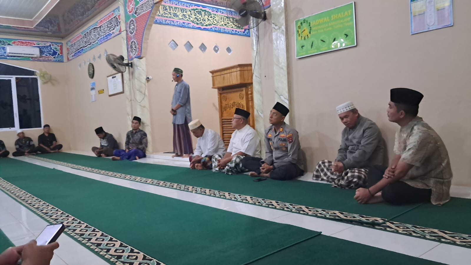 Camat bersama Forkopimca melaksanakan kegiatan Gerakan Sholat Subuh Berjamaah di Mesjid Babussalam N