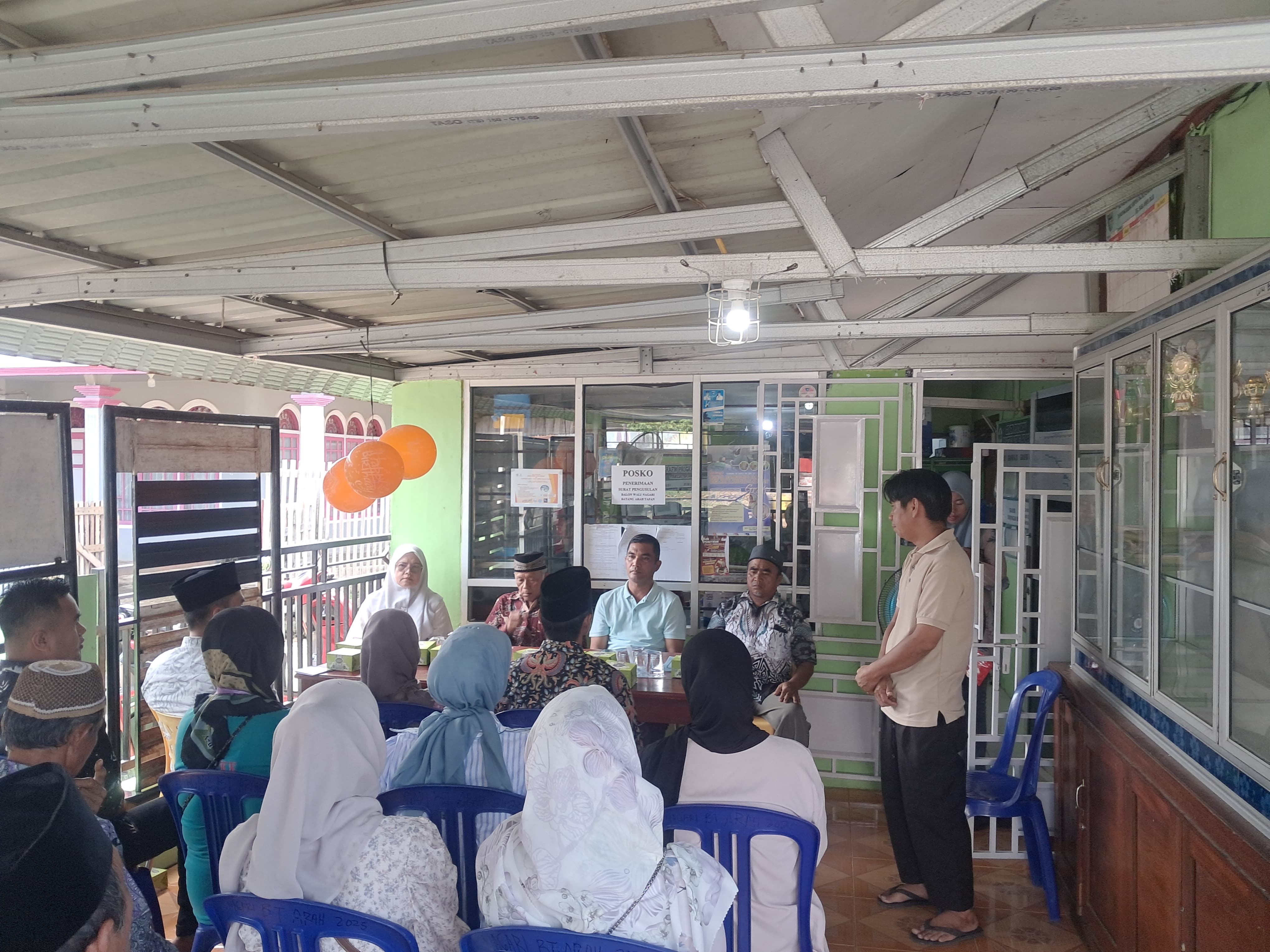 Camat Basa Ampek Balai Tapan Menghadiri Acara Penentuan No Urut CAWANA Batang Arah Tapan